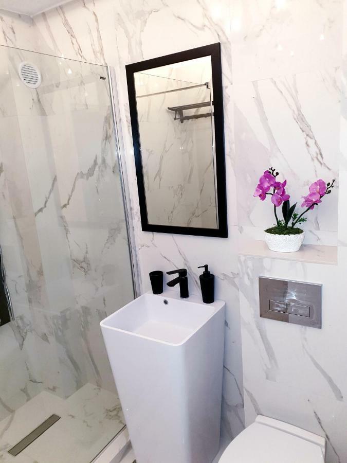 Studio Rendez-Vous Baneasa Bukares Bagian luar foto